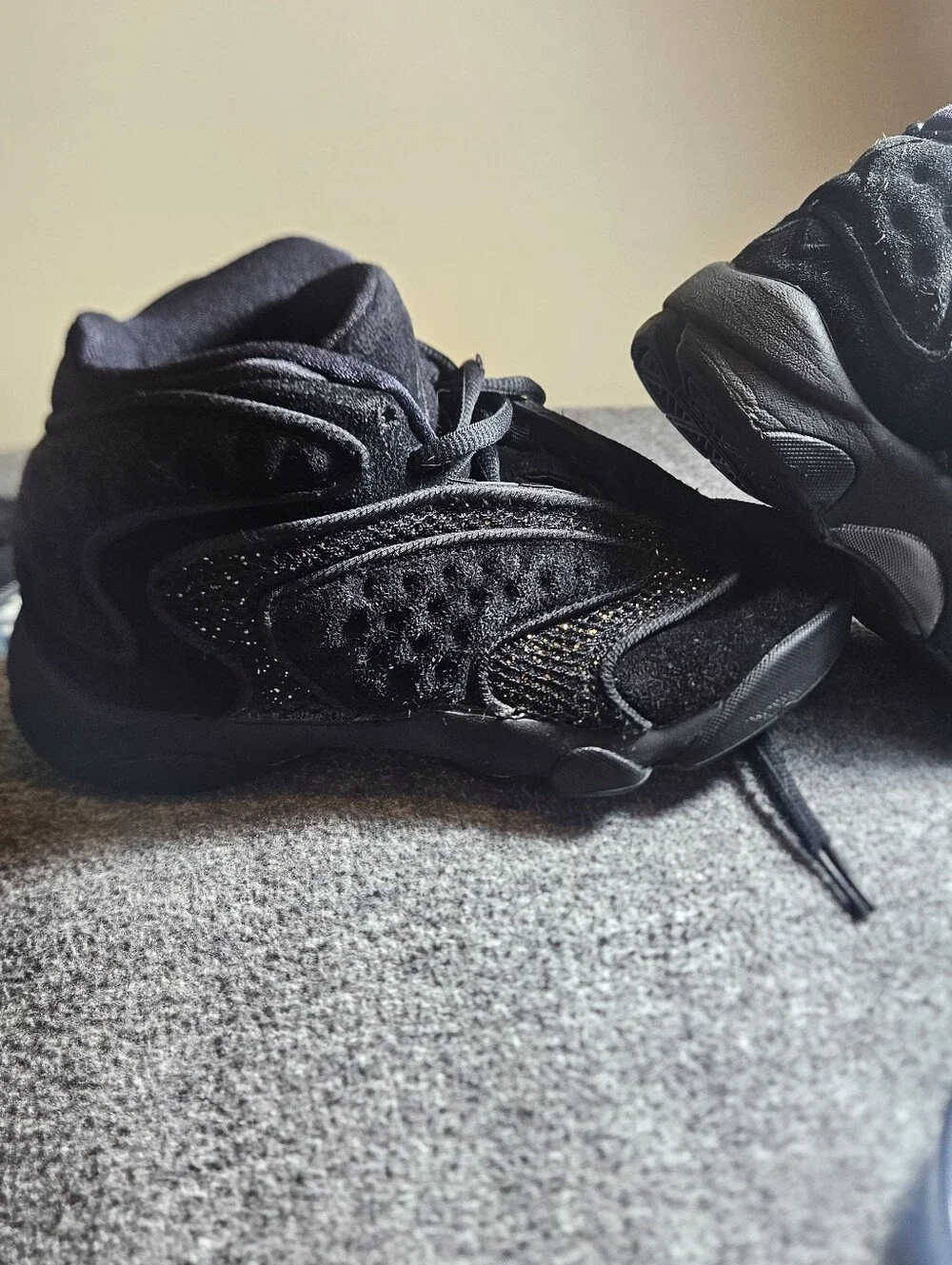 Women Nike Air Jordan OG Metallic. Size 5